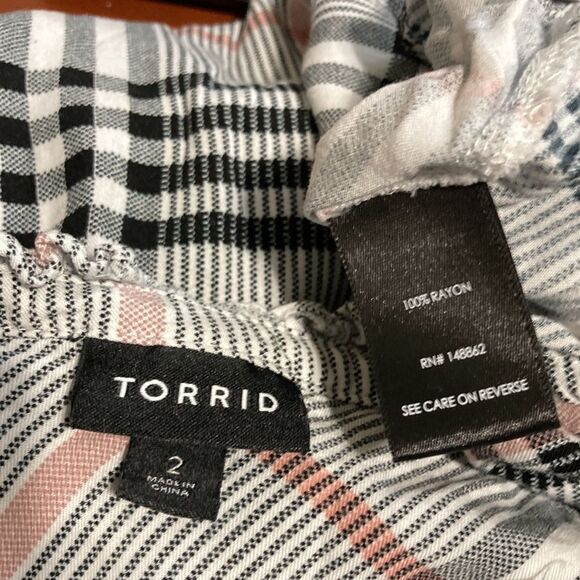 TORRID Split Front With Neck Ties 3/4 Sleeve Blouse Plaid Gingham Plus Size 2X - Picture 11 of 14